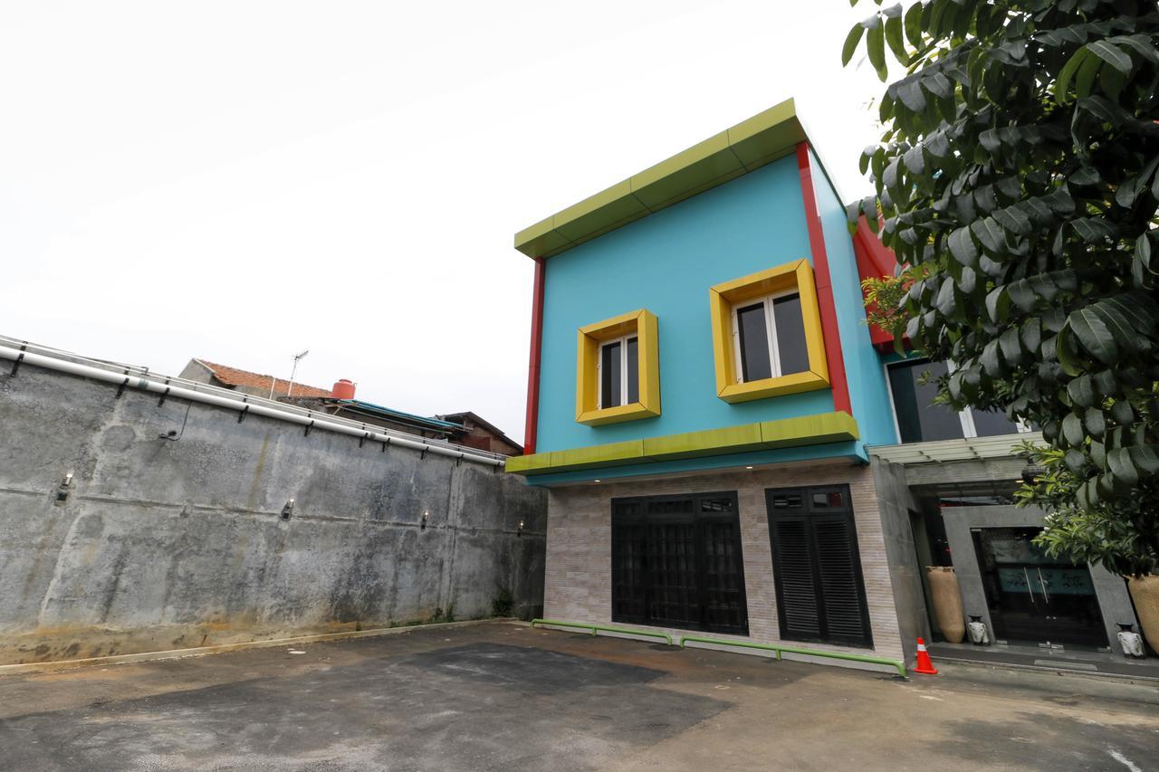 Reddoorz Plus Near Halim Perdanakusuma 2 Jakarta Exterior photo